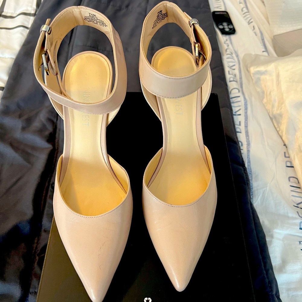Nine West tan ankle strap stiletto style open back shoe.  Size 7.5